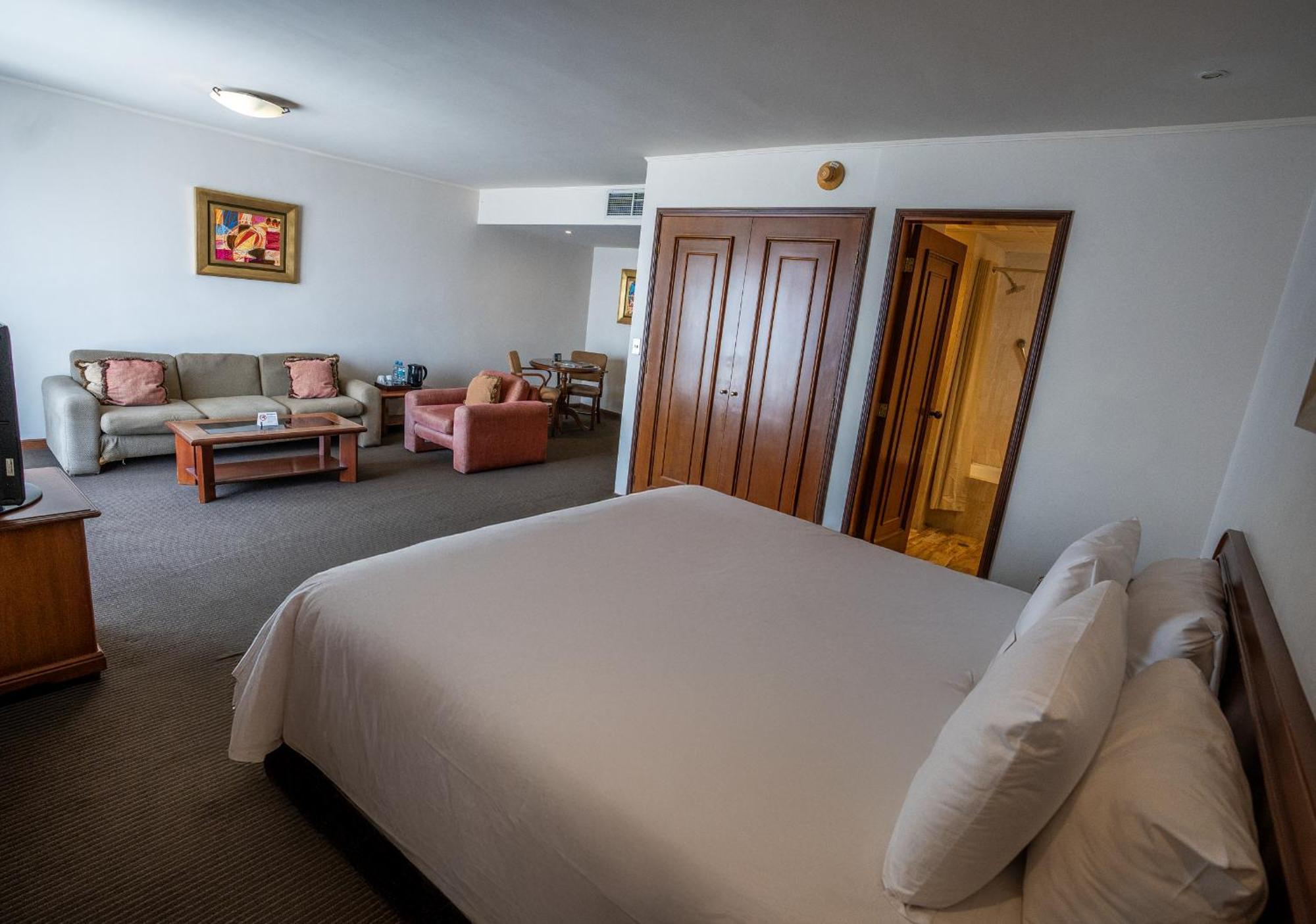 Bth Hotel Lima Golf Екстер'єр фото