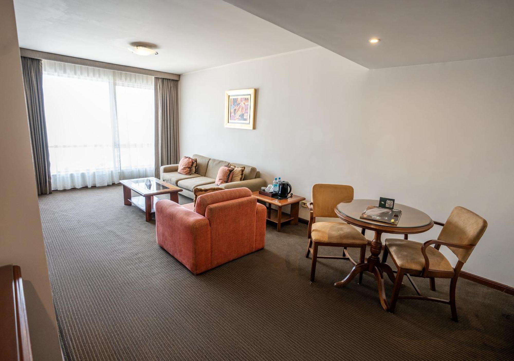 Bth Hotel Lima Golf Екстер'єр фото